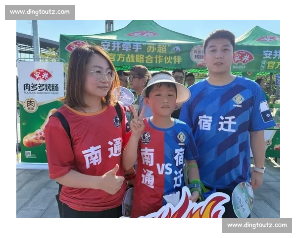 苏超暖心时刻！主队球迷集体高呼 “进一个”，客队球员含泪致谢